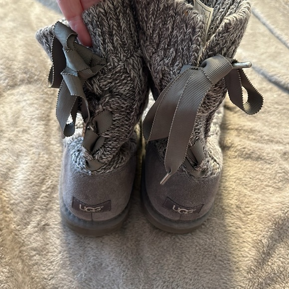 🥾🎀Sweater bow grey Uggs 🥰🎀🥾 - Picture 2 of 7